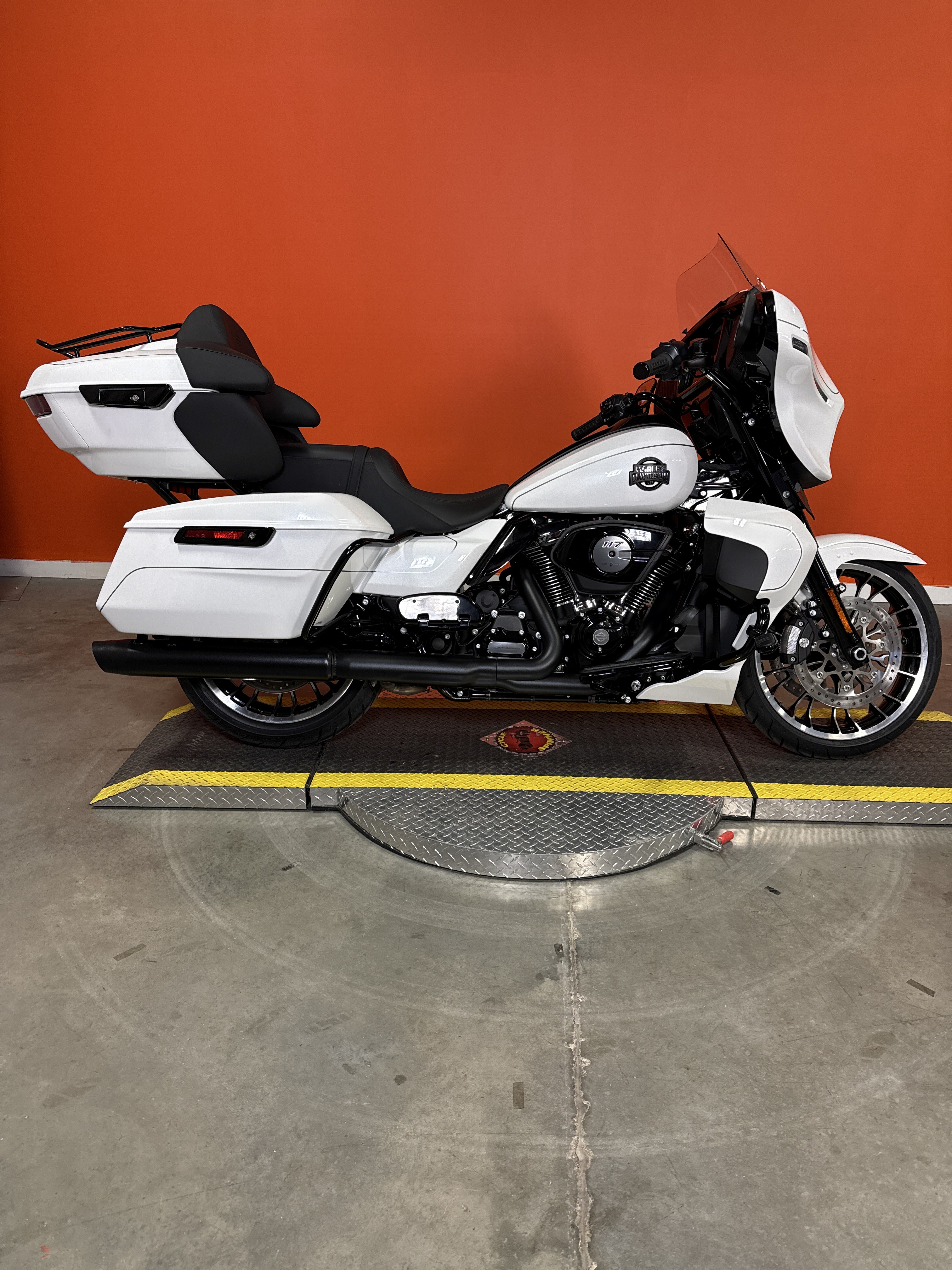 2026 Harley-Davidson Street Glide® Limited for sale 1046849
