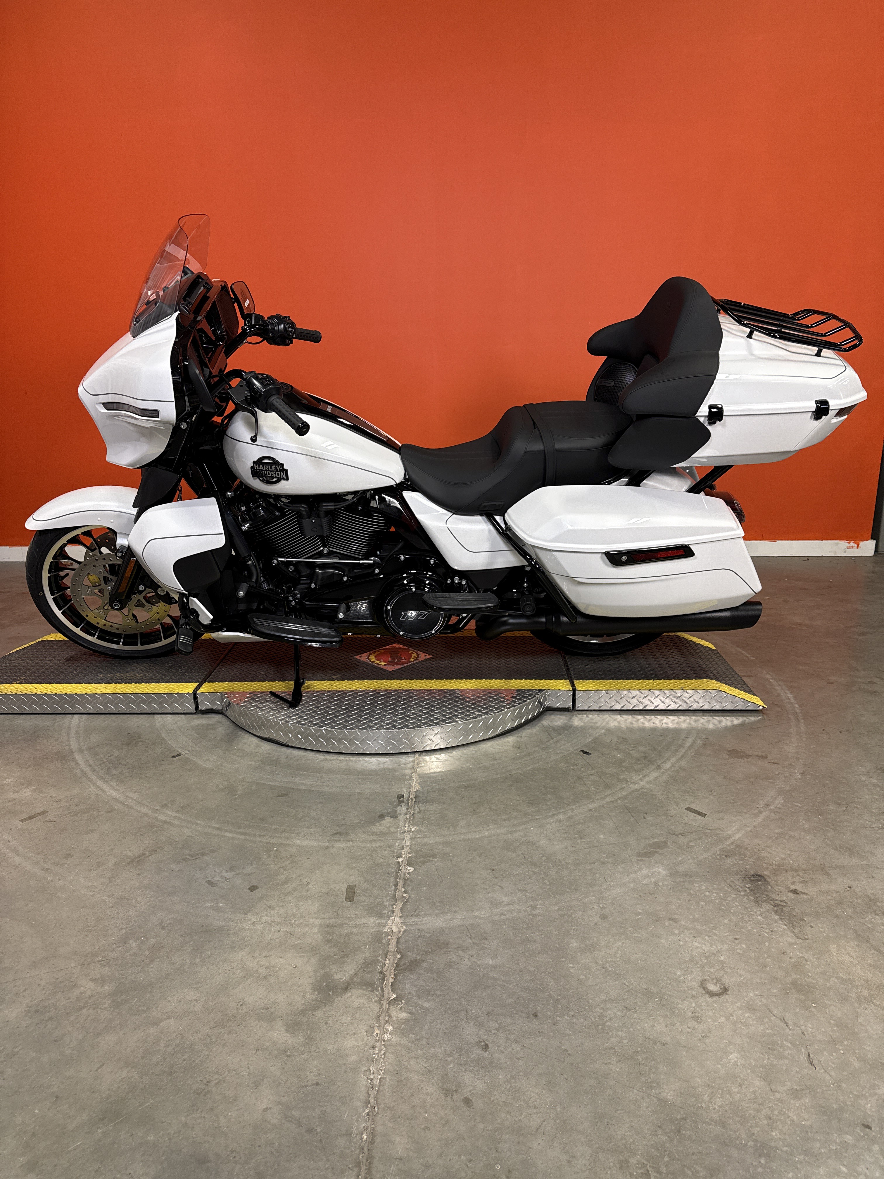 Harley-Davidson ハイカットスニーカー ホワイト New 2026 Harley-Davidson Street Glide® Limited Motorcycle - Specs
