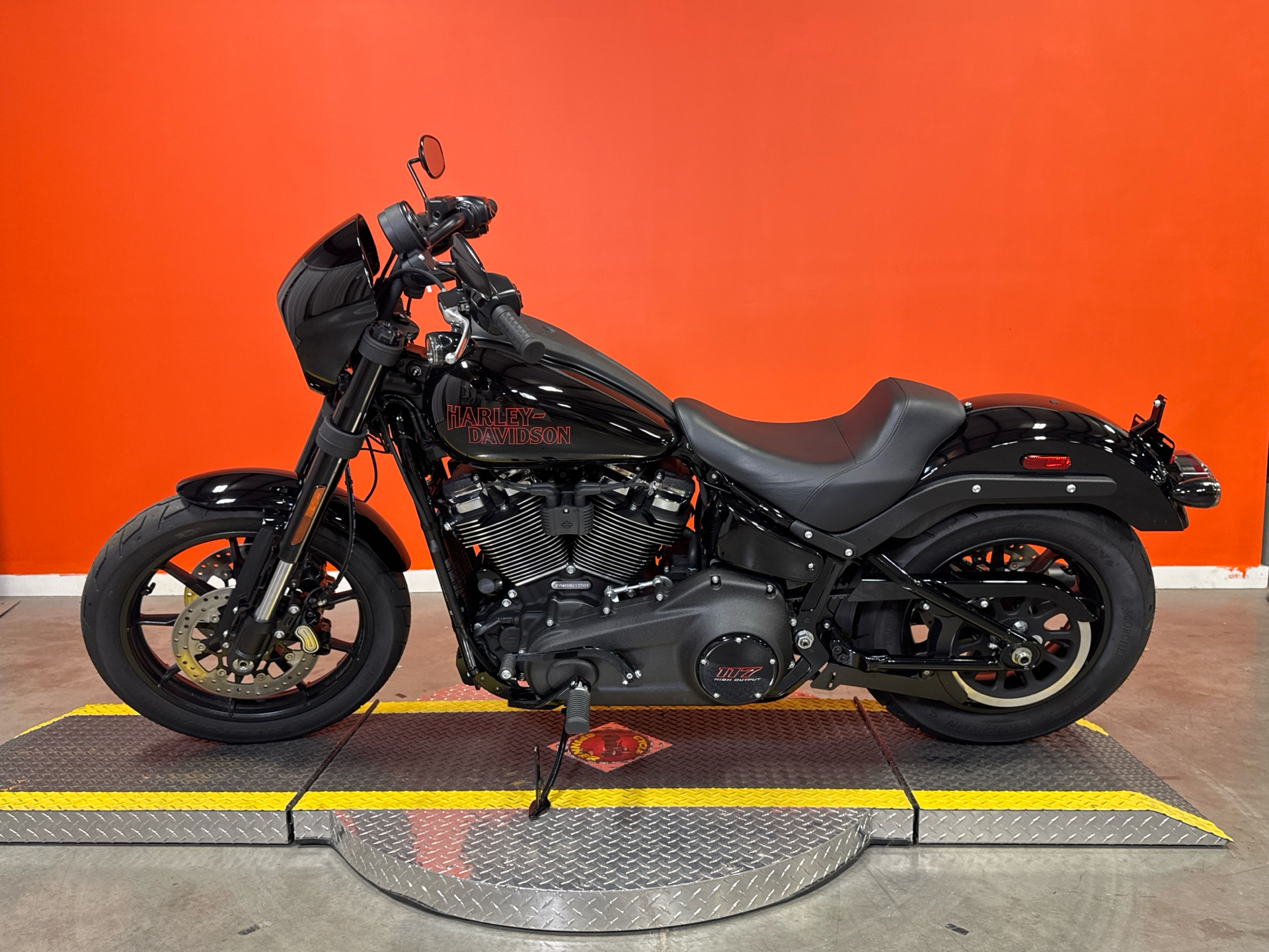 Harley-Davidson ブラック スカジャン Lサイズ 中古・古着通販】HARLEY-DAVIDSON (ハーレーダビッドソン) 袖革