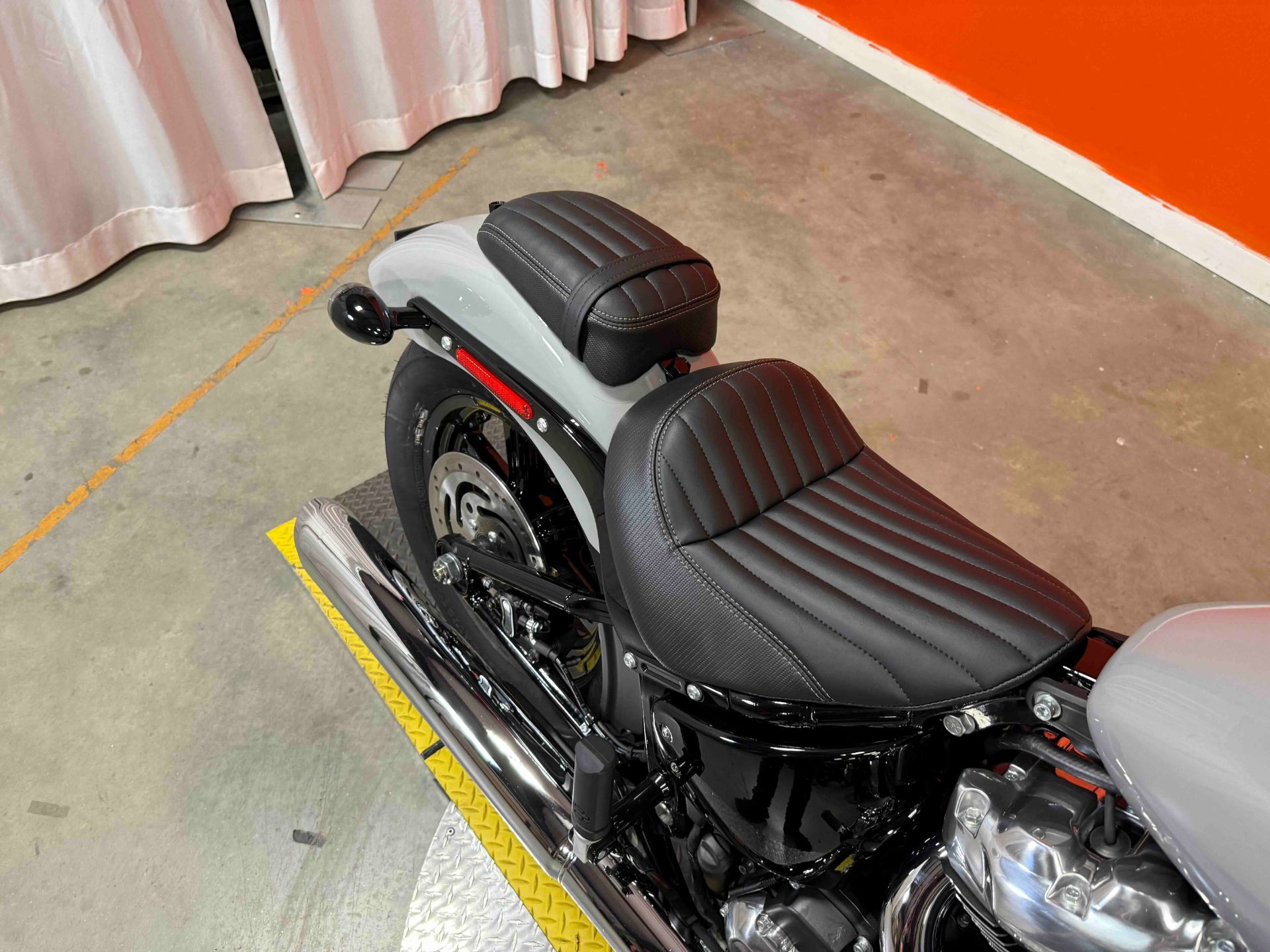 2025 Harley-Davidson Street Bob® in Jackson, Tennessee - Photo 11