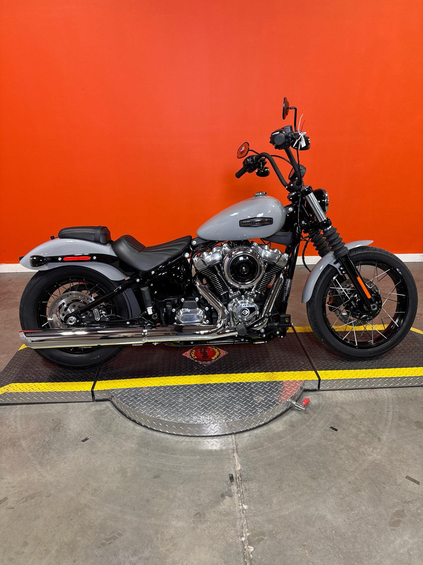 New 2025 Harley-Davidson Street Bob® Motorcycle - Specs