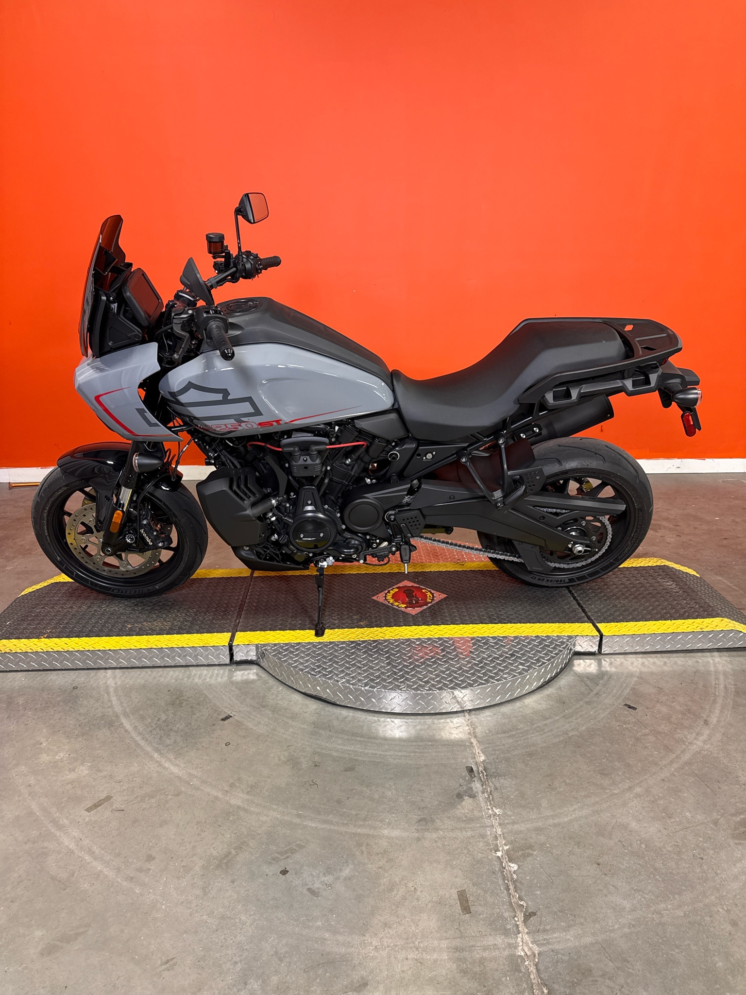 2026 Harley-Davidson Pan America® 1250 ST 5
