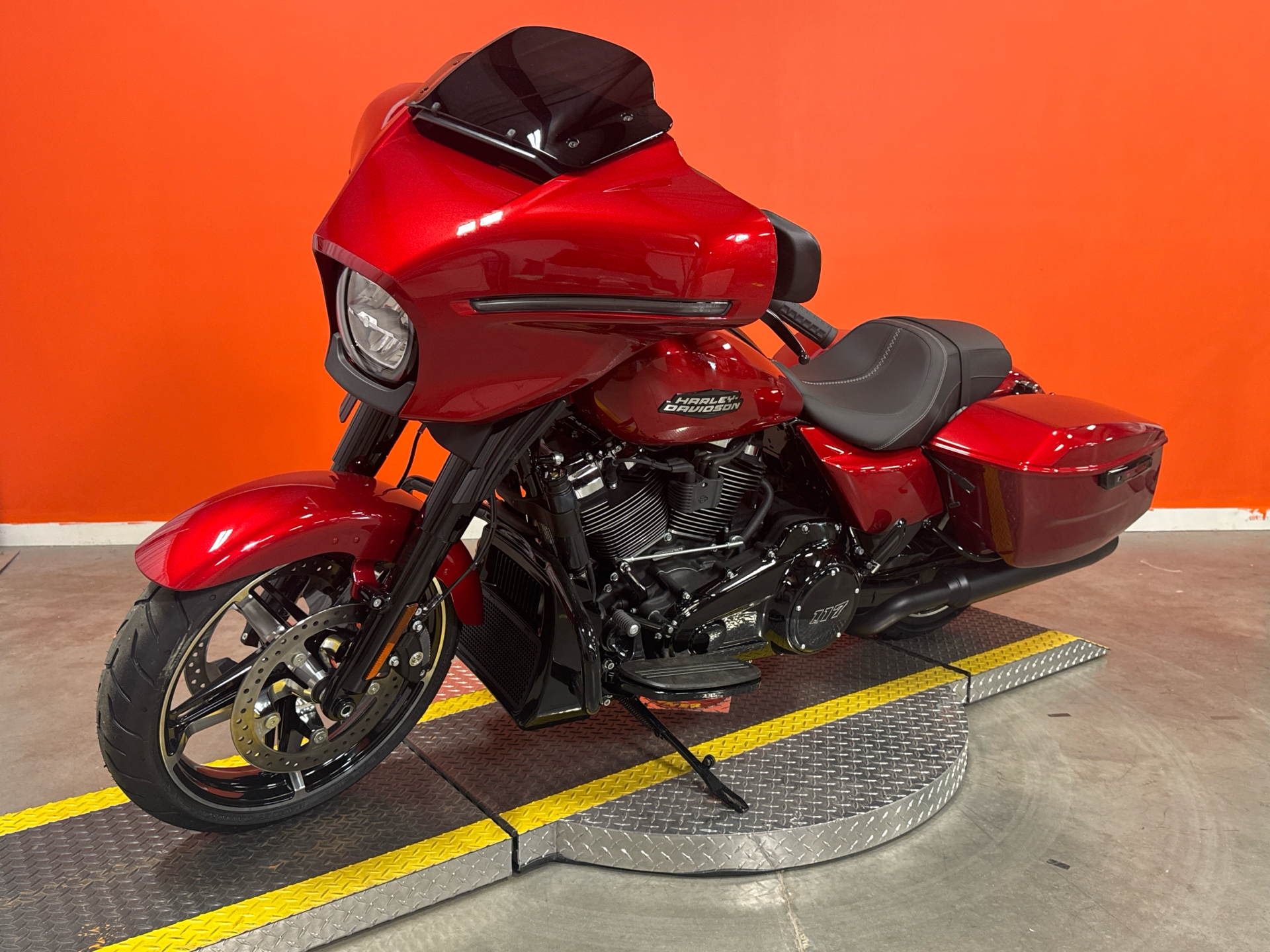 Harley-Davidson バイクタンク レッド 投稿詳細｜MOTOCLE