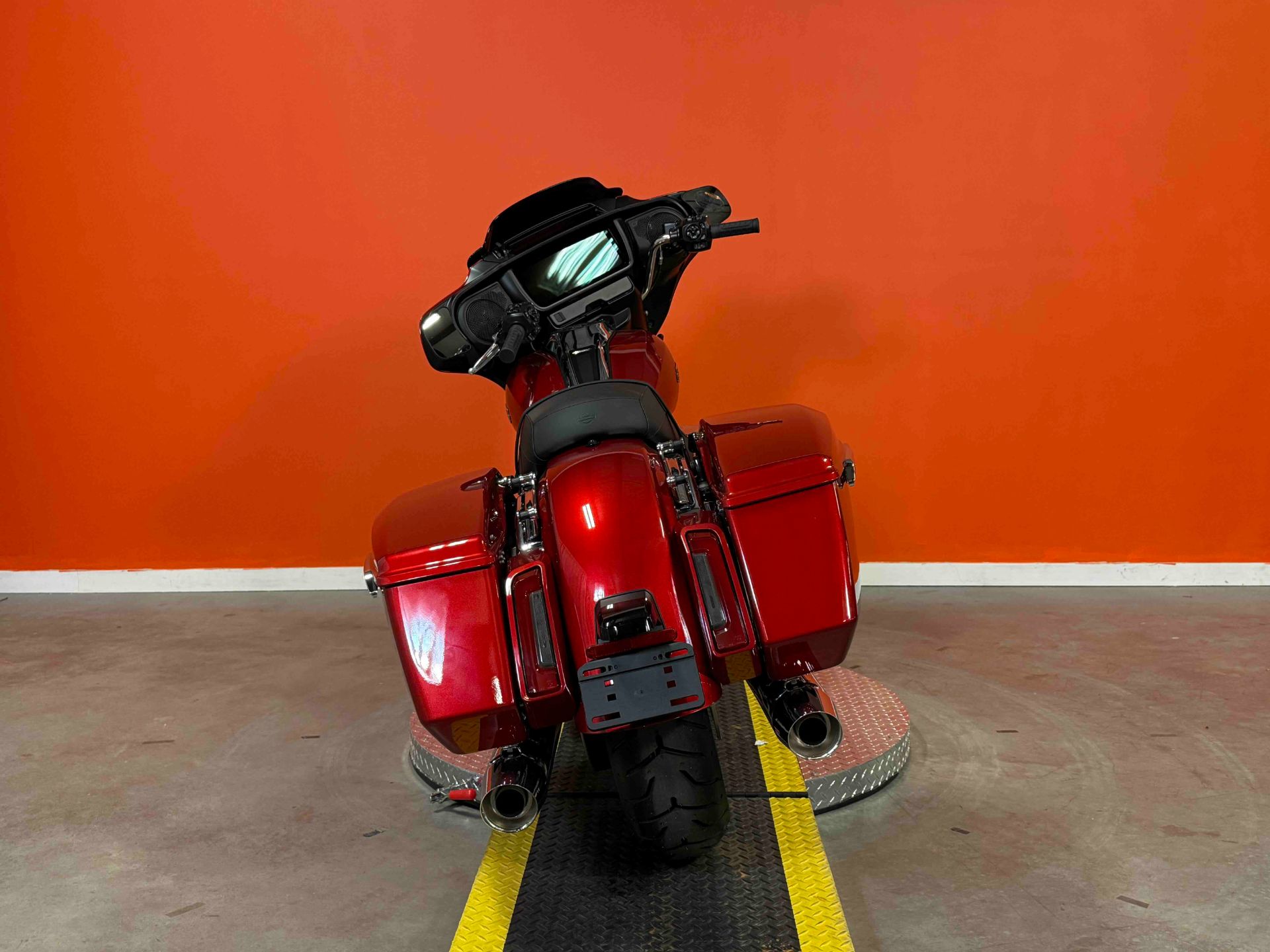 Jay park new breed RED EDTION 3点セット New 2025 Harley-Davidson Street Glide® Motorcycle - Specs