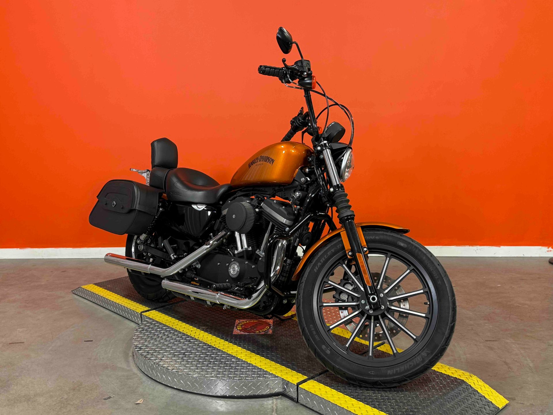 2014 Harley-Davidson Sportster® Iron 883™ in Jackson, Tennessee - Photo 2