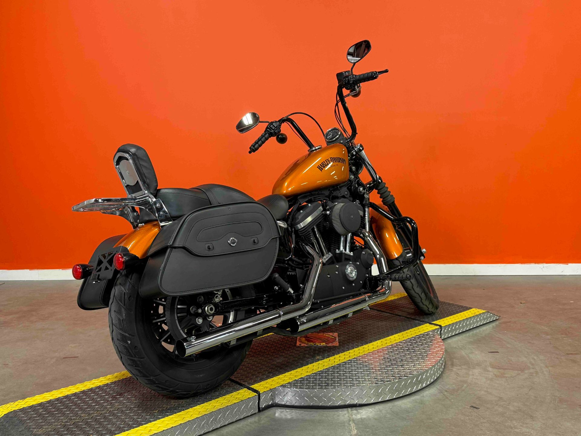 2014 Harley-Davidson Sportster® Iron 883™ in Jackson, Tennessee - Photo 8