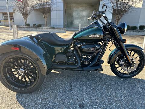 2024 Harley-Davidson Freewheeler® in Jackson, Tennessee - Photo 2