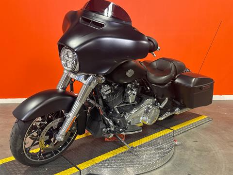 即日発送 オフィシャル Harley-Davidson ネオンライト アメカジ Used 2022 Harley-Davidson Street Glide® Special Motorcycle