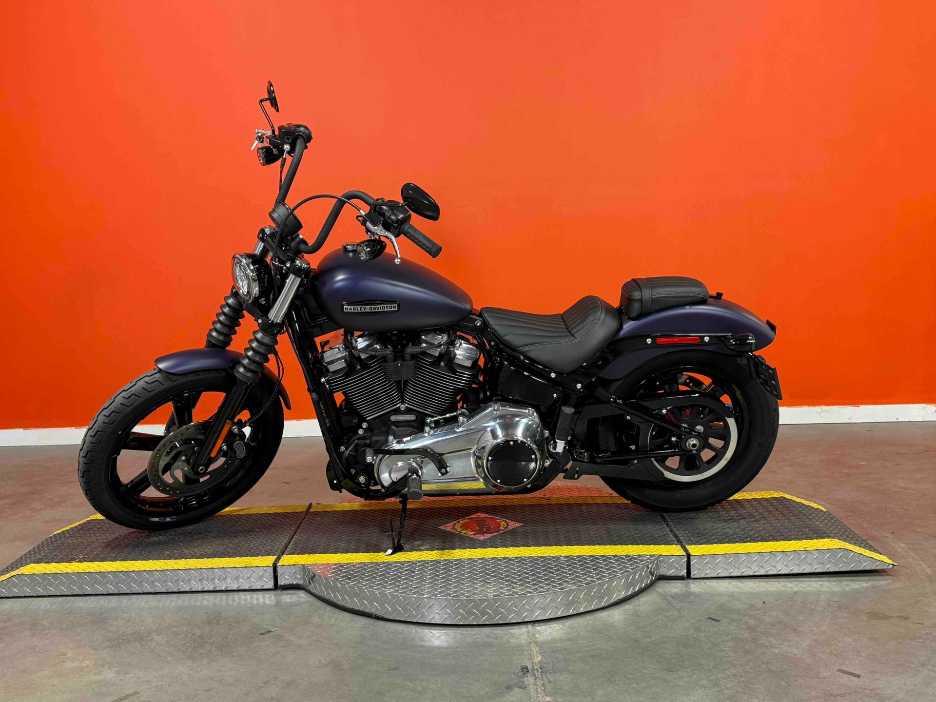 2025 Harley-Davidson Street Bob® in Jackson, Tennessee - Photo 5