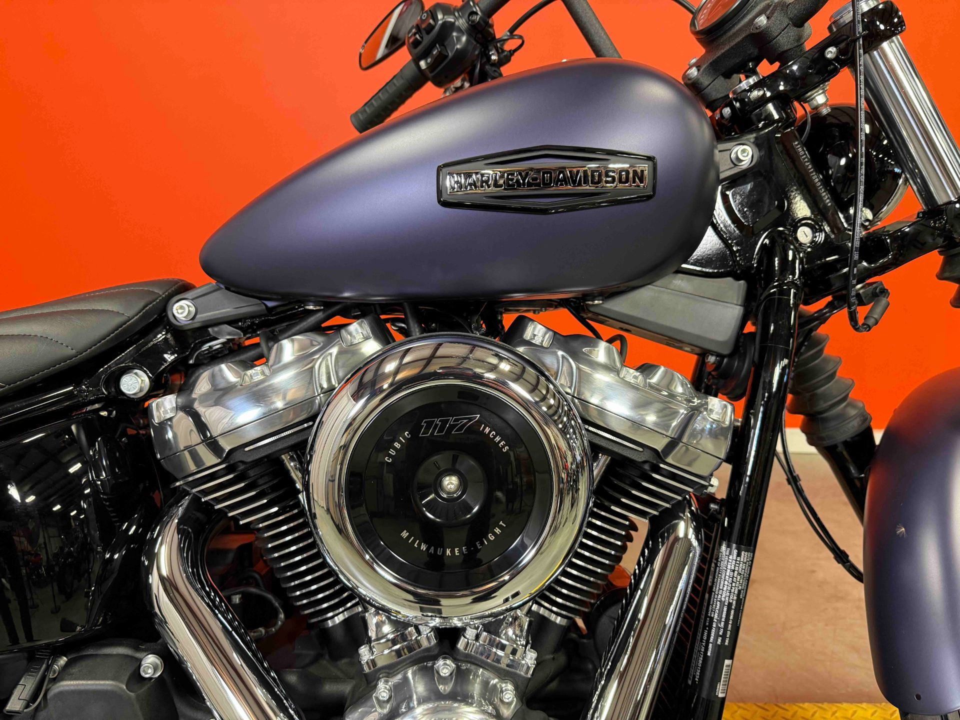 2025 Harley-Davidson Street Bob® in Jackson, Tennessee - Photo 9