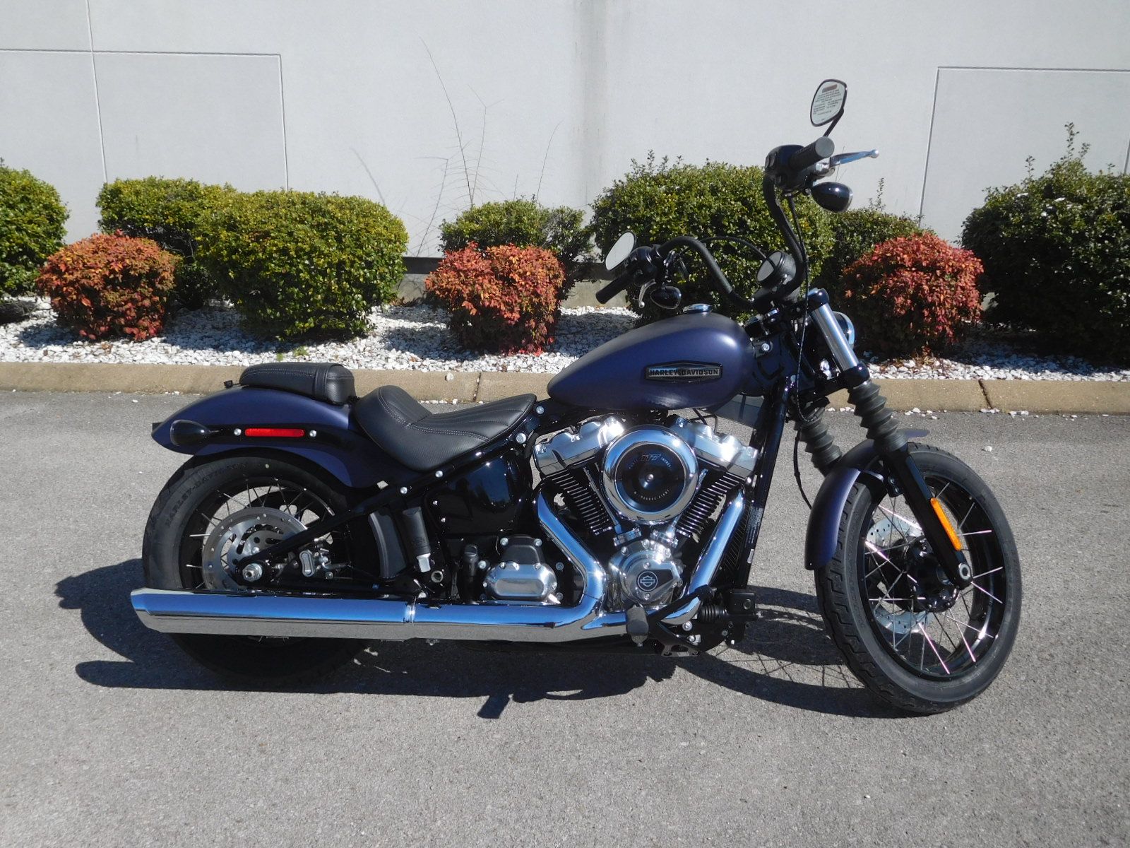 New 2025 Harley-Davidson Street Bob® Motorcycle - Specs