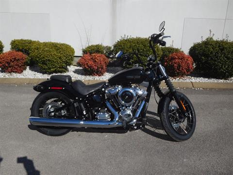 2025 Harley-Davidson Street Bob® in Murfreesboro, Tennessee - Photo 2