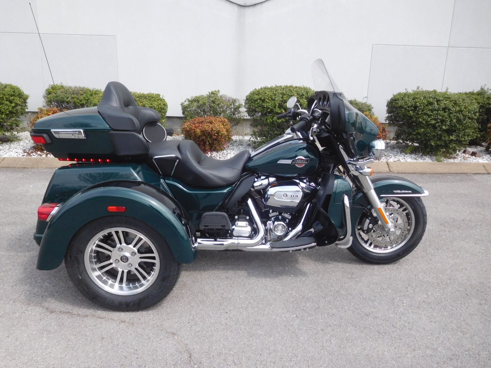 2024 Harley-Davidson Tri Glide® Ultra in Murfreesboro, Tennessee - Photo 2