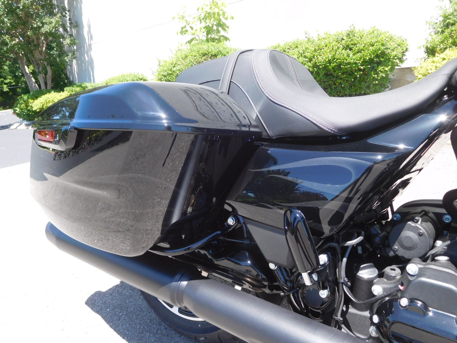 38灯 DAMNGOOD!! ver. 2024 BLACK RASTA New 2025 Harley-Davidson Street Glide® Motorcycle - Specs