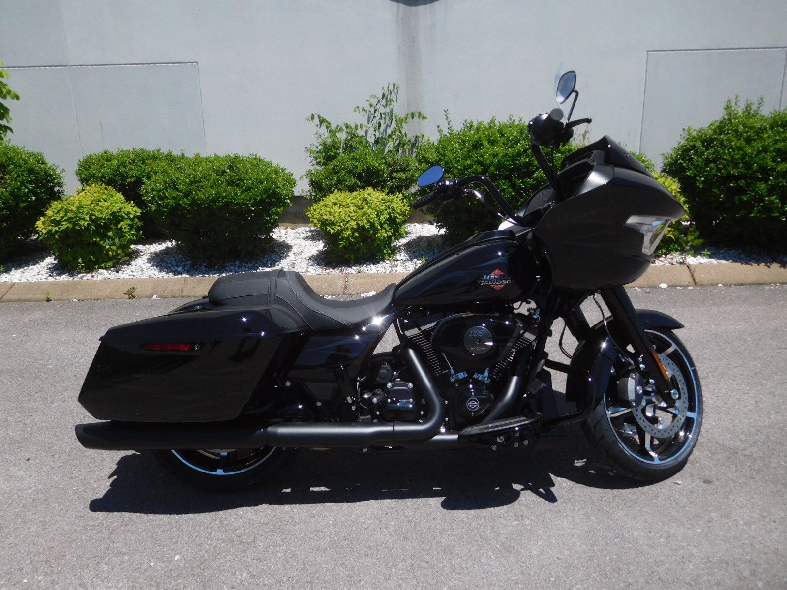 本物 Glide® Road Harley-Davidson 2025 New Motorcycle Specs - ライト・ランタン