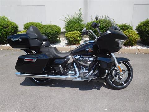 New 2025 Harley-Davidson Road Glide® Motorcycle - Specs
