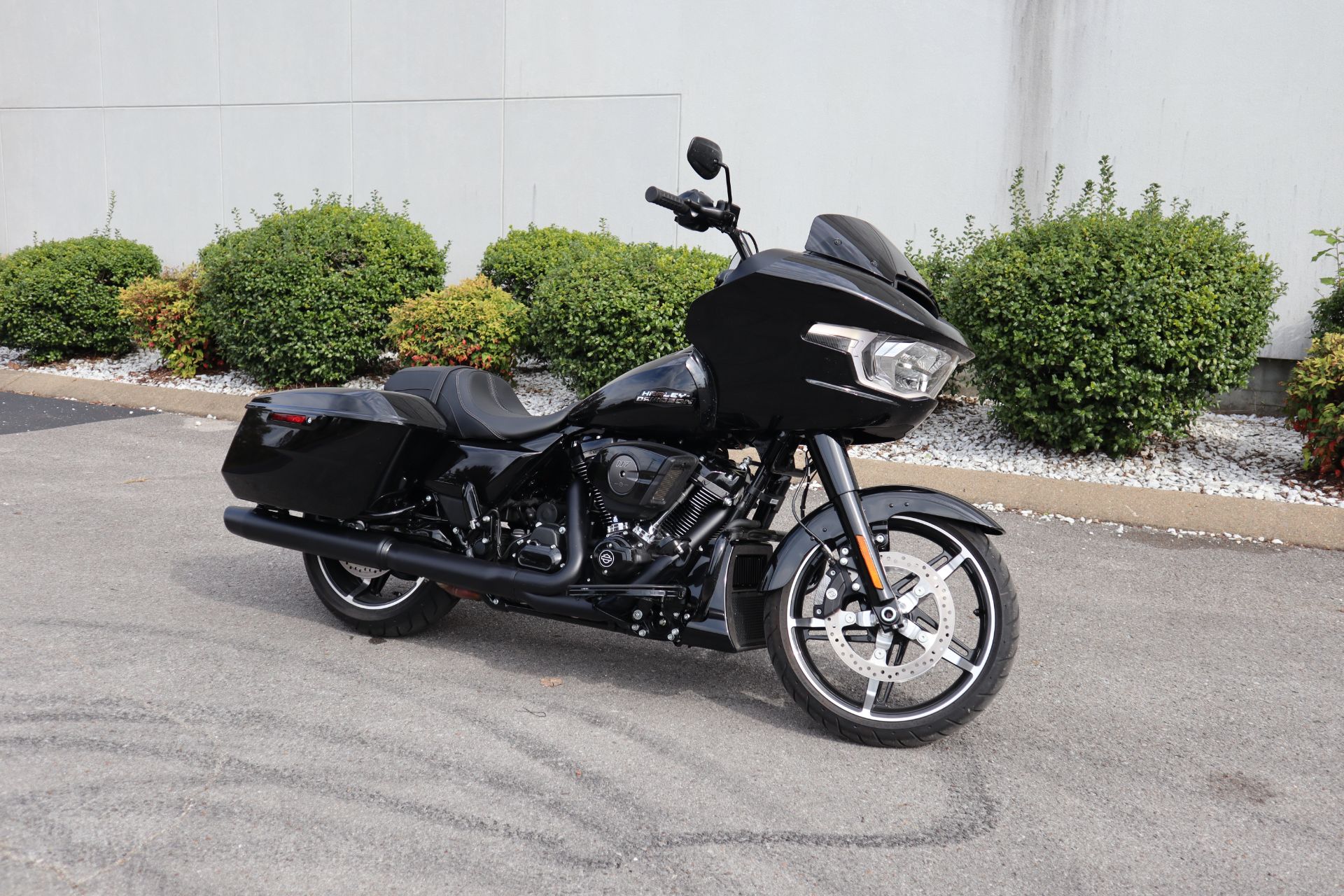 Certified Pre-Owned 2025 Harley-Davidson Road Glide® Motorcycle
