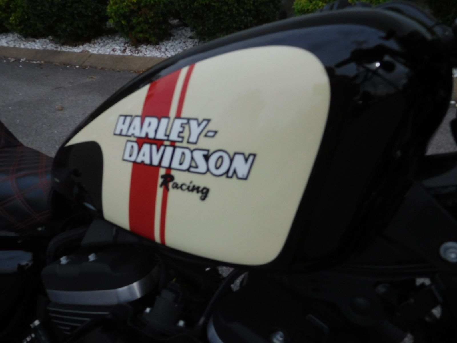 2017 Harley-Davidson Iron 883™ in Murfreesboro, Tennessee - Photo 15