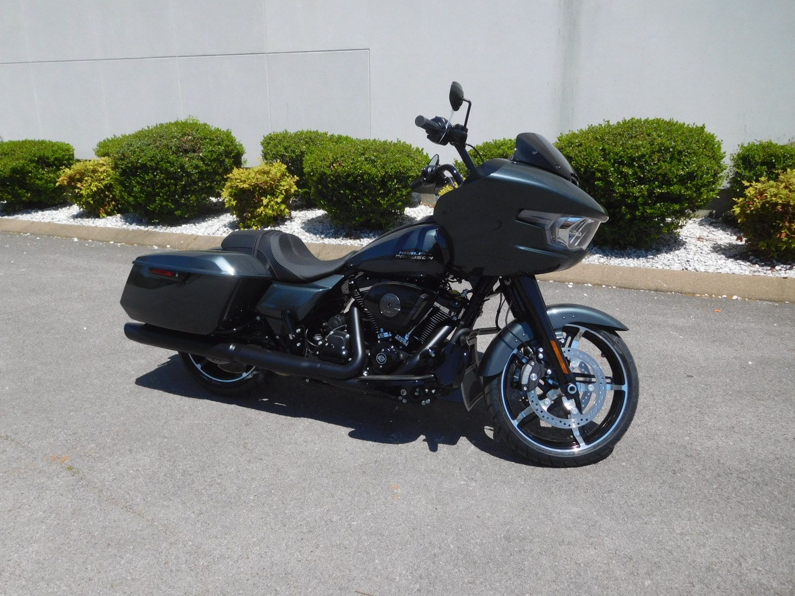 38-KT DAMNGOOD!!ver. 2024edition【BLACK】 2025 Harley-Davidson Street Glide® Ultra Iron Horse Metallic