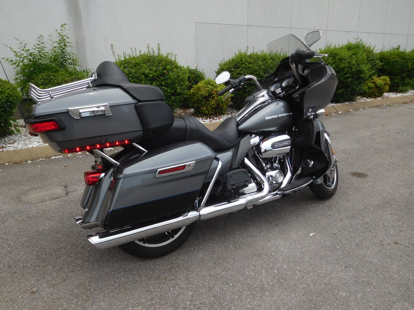 Used 2022 Harley-Davidson Road Glide® Limited Motorcycle Specs