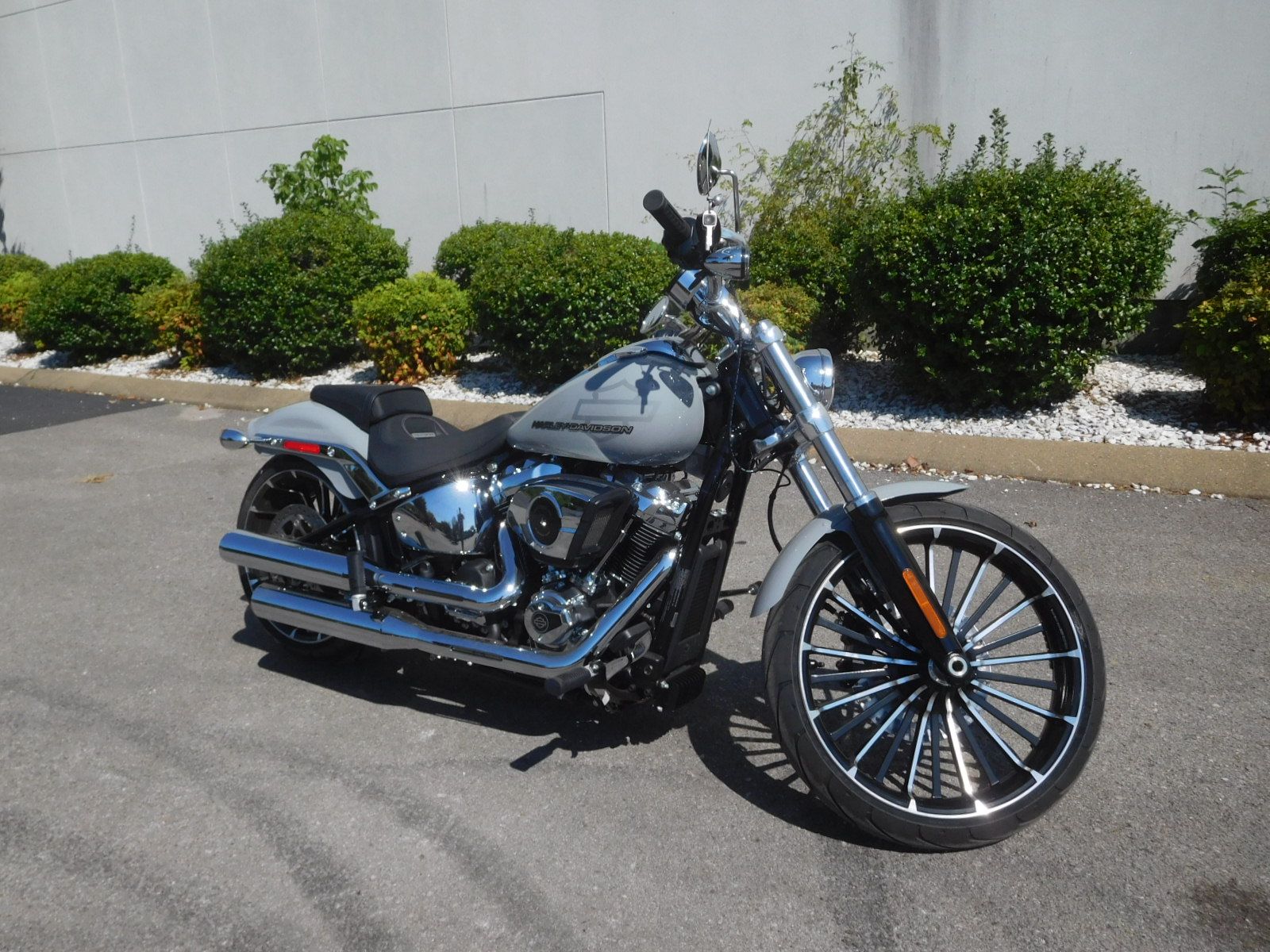 New 2025 Harley-Davidson Breakout® Motorcycle - Specs, Price