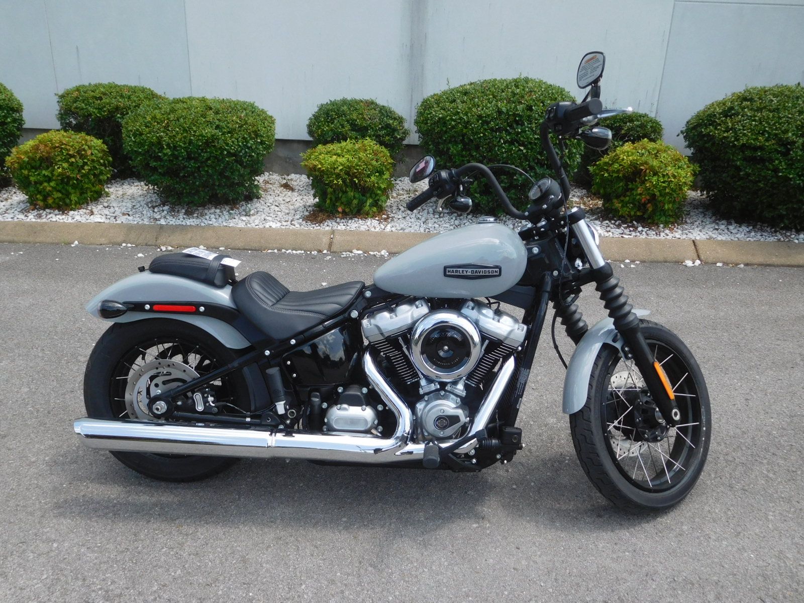 New 2025 Harley-Davidson Street Bob® Motorcycle - Specs