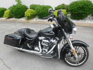 2019 Harley-Davidson Street Glide® in Murfreesboro, Tennessee - Photo 9