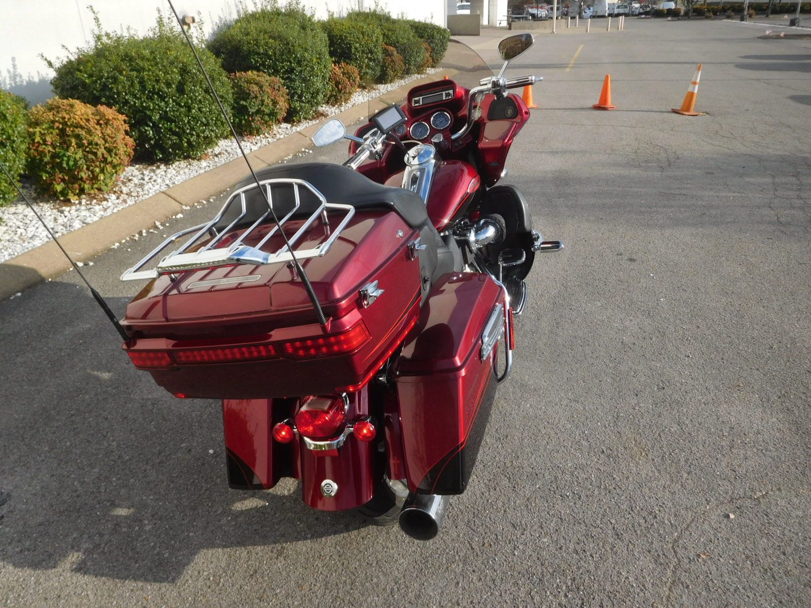 2011 Harley-Davidson CVO™ Road Glide® Ultra in Murfreesboro, Tennessee - Photo 6