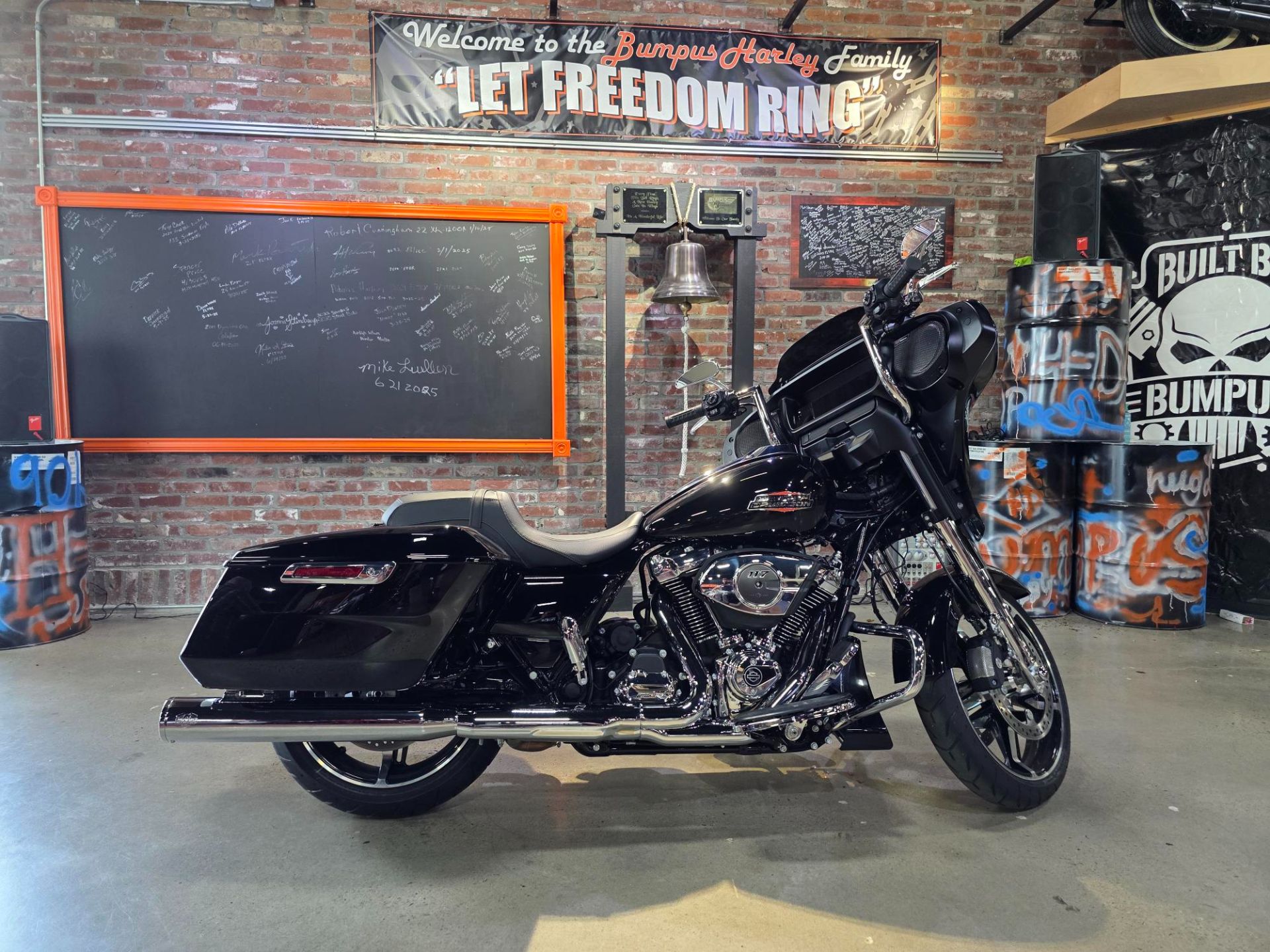 New 2025 Harley-Davidson Street Glide® Motorcycle - Specs