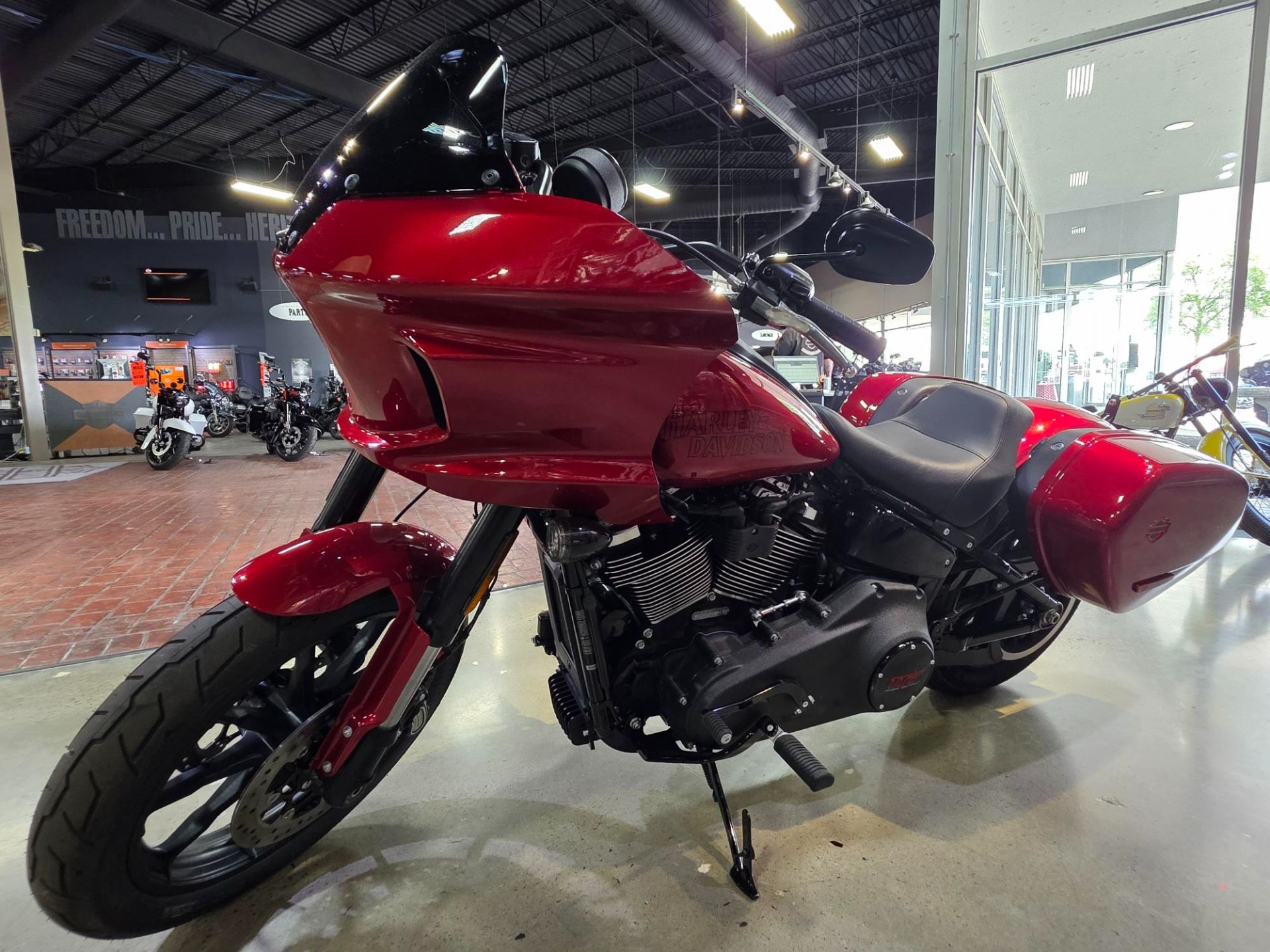 ハーレーダビットソン　ポリス Street Bob™ 114 | Harley-Davidson® 長崎