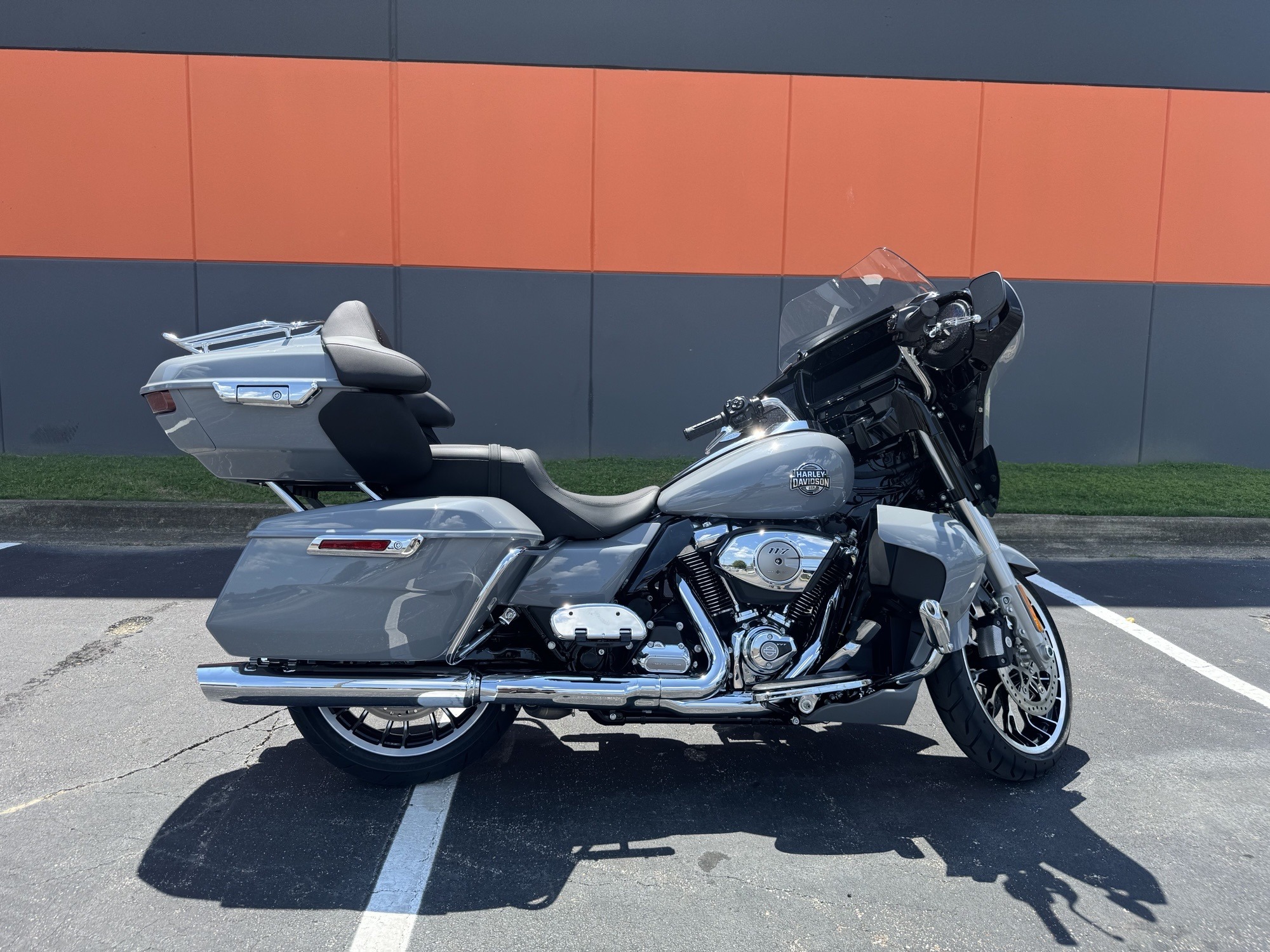 2026 Harley-Davidson Street Glide® Limited 1