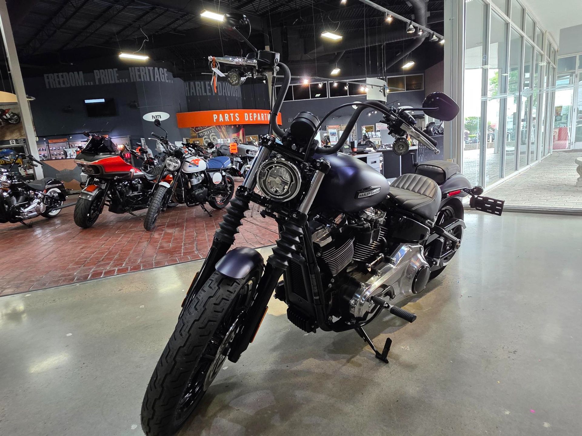 New 2025 Harley-Davidson Street Bob® Motorcycle - Specs