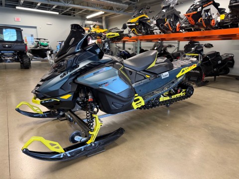 2026 Ski-Doo Renegade X-RS 900 ACE Turbo R ES Ice Ripper XT 1.5 Smart-Shox w/ 10.25 in. Touchscreen