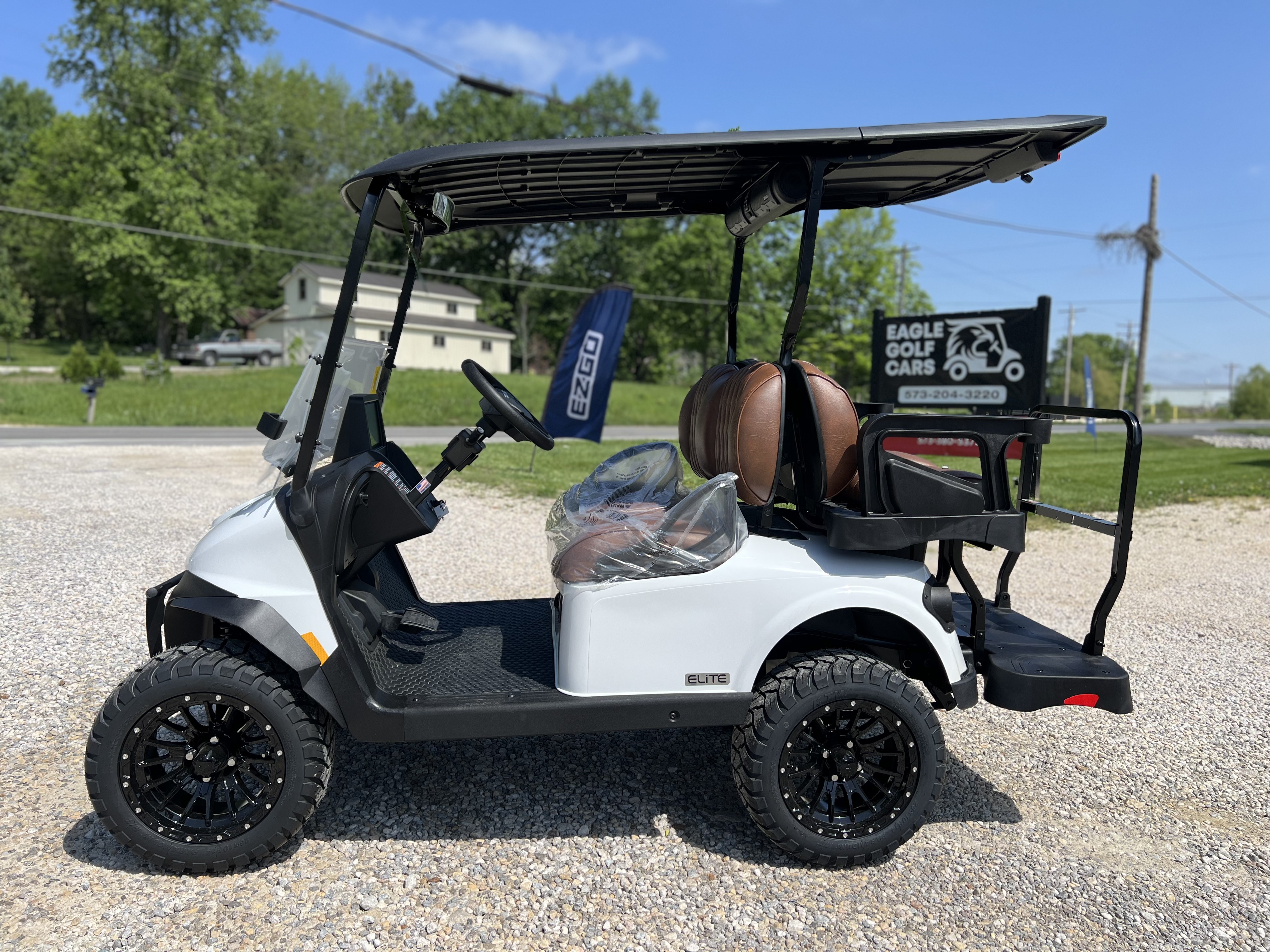 2026 EZGO RXV photo 2