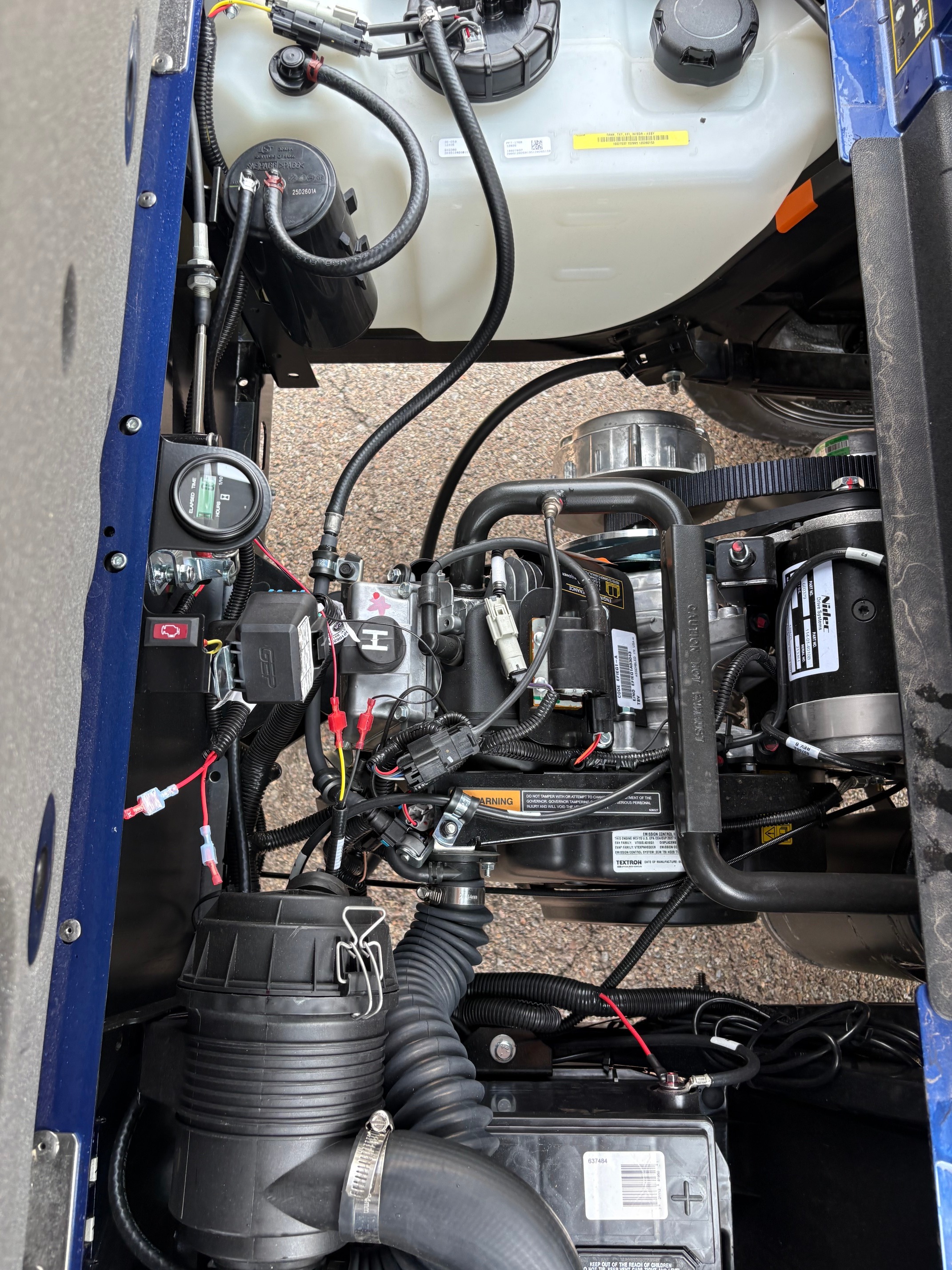 2027  Express 4 Gas Lifted 8