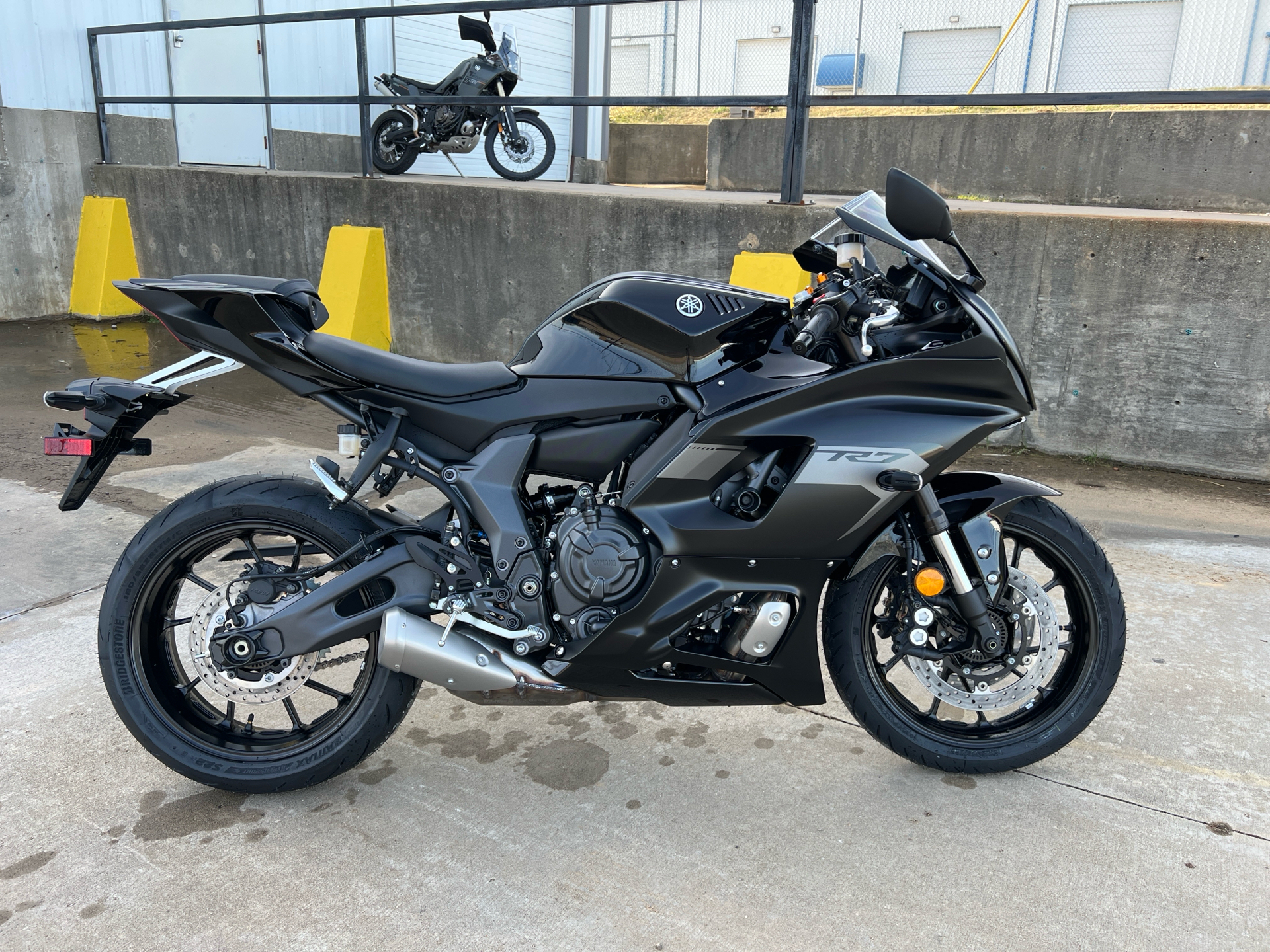 New 2025 Yamaha YZF-R7 | Motorcycles in Tulsa OK | Y18917 Matte Raven Black