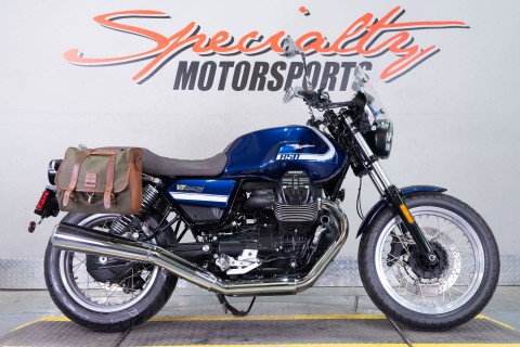 2022 Moto Guzzi V7 Special in Sacramento, California - Photo 1