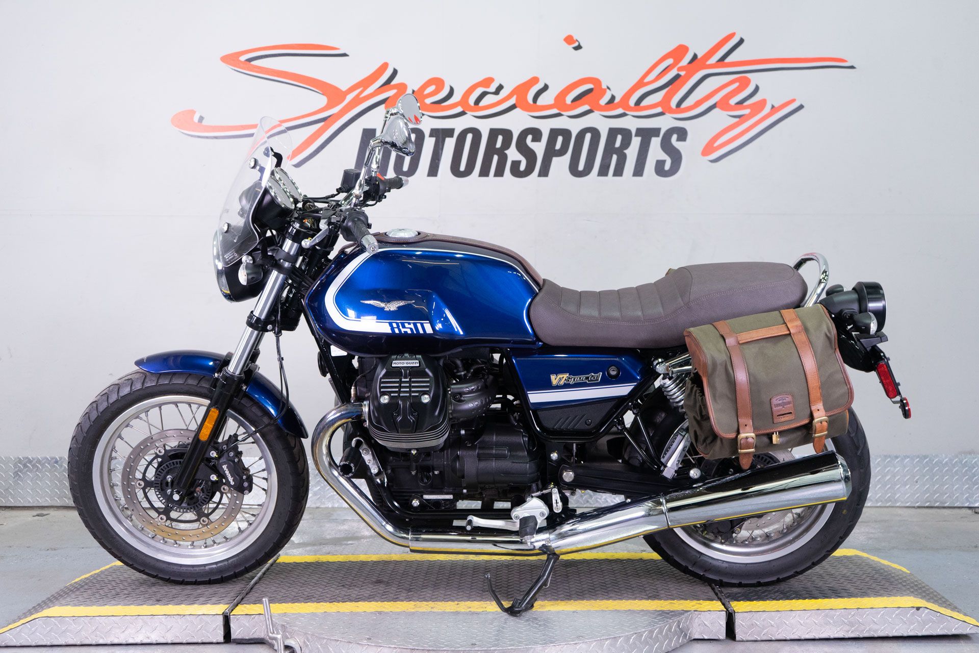 2022 Moto Guzzi V7 Special in Sacramento, California - Photo 4