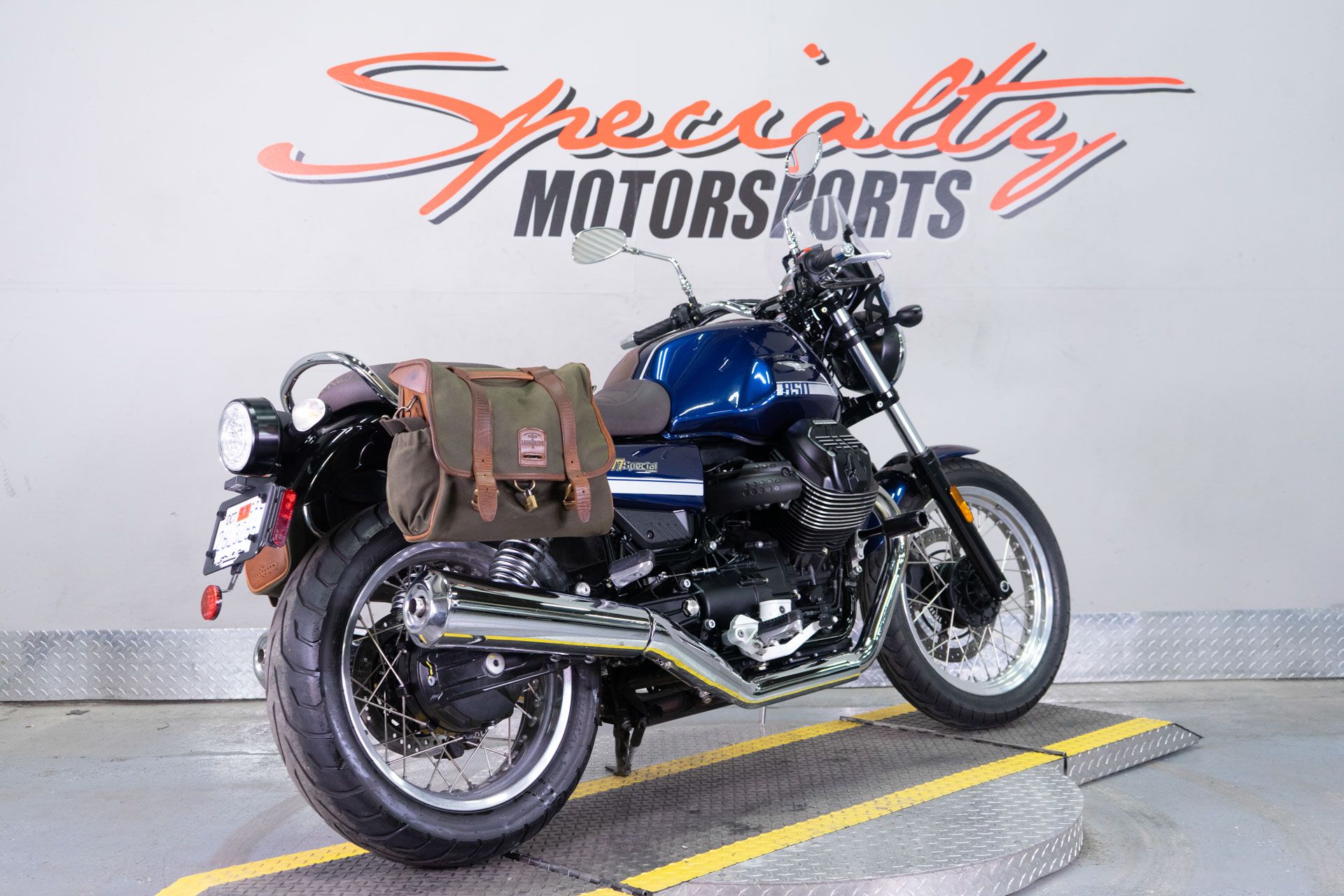 2022 Moto Guzzi V7 Special in Sacramento, California - Photo 6