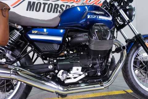 2022 Moto Guzzi V7 Special in Sacramento, California - Photo 9