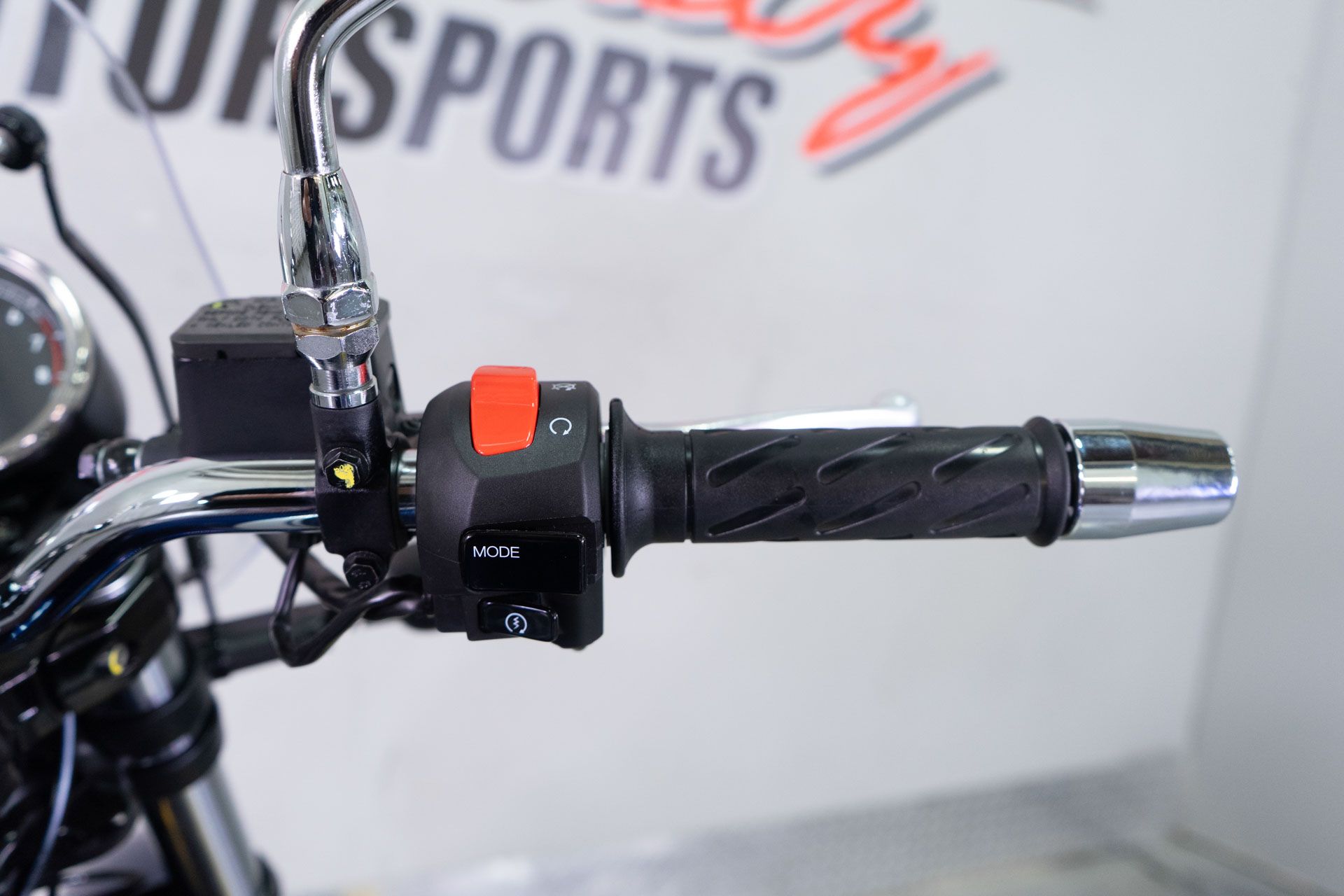 2022 Moto Guzzi V7 Special in Sacramento, California - Photo 14