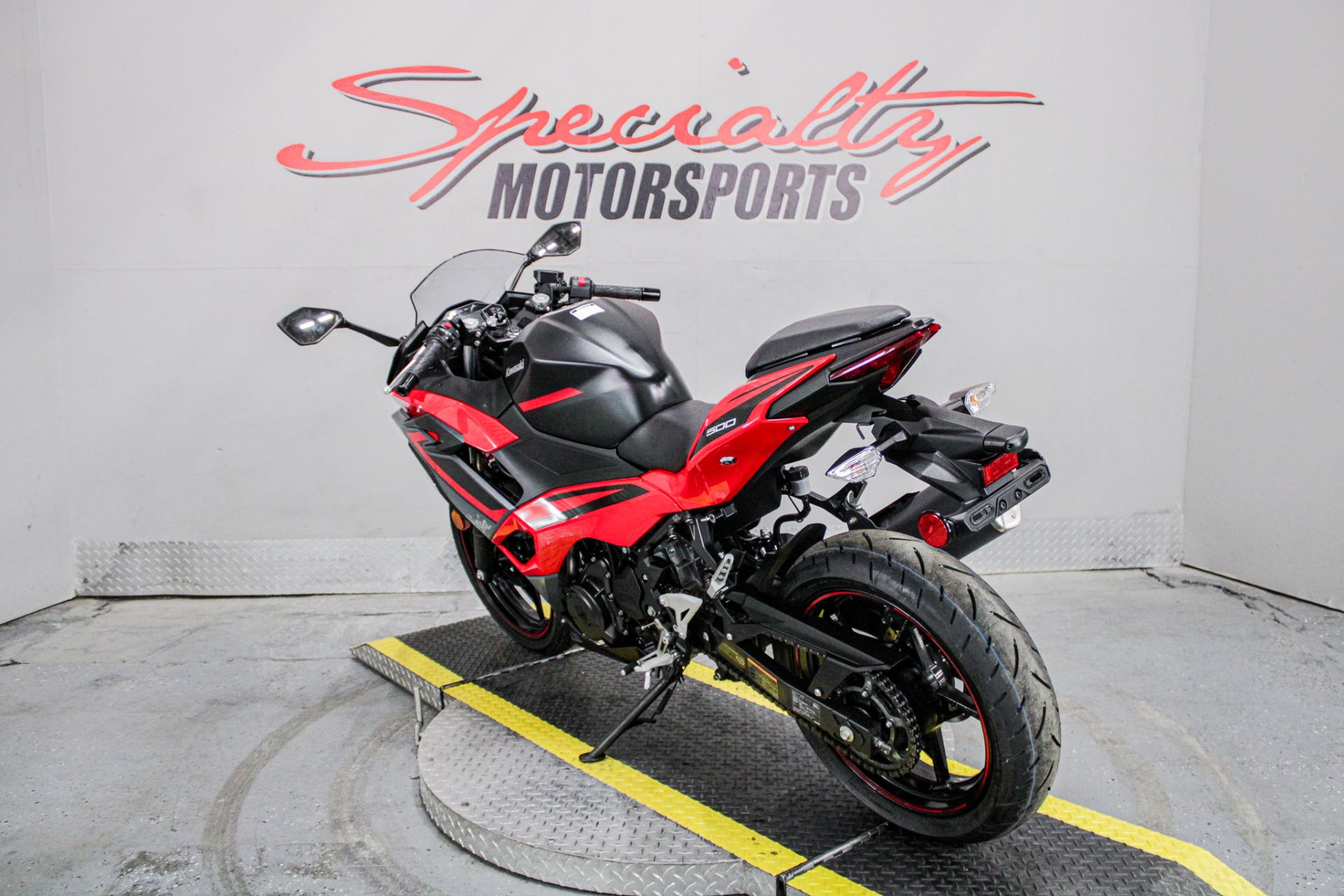 Rear Left Side Angle - Photo 7