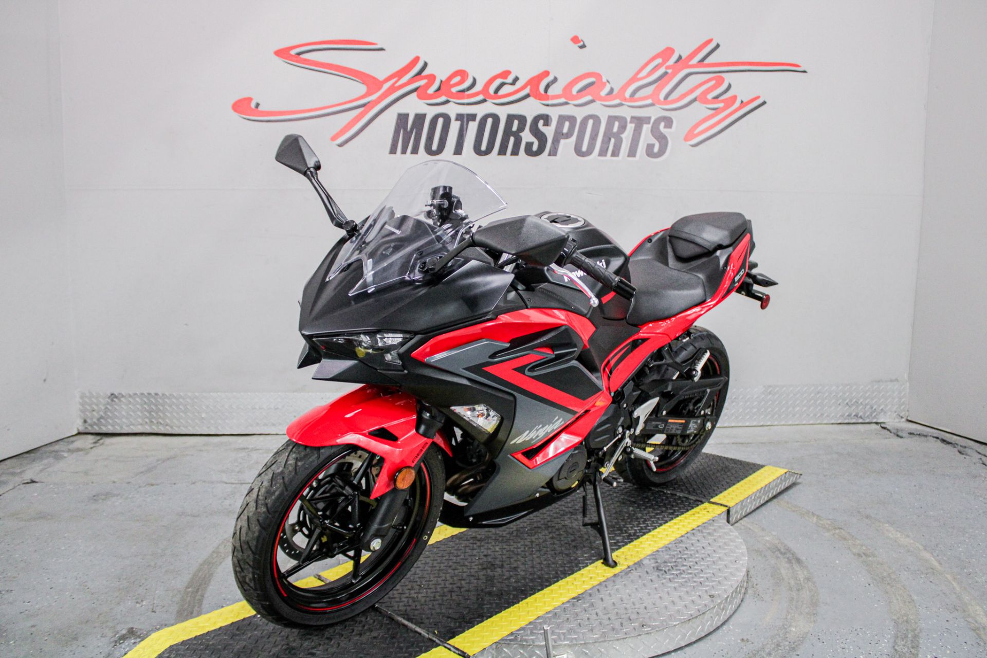 Front Left Side View - Photo 10