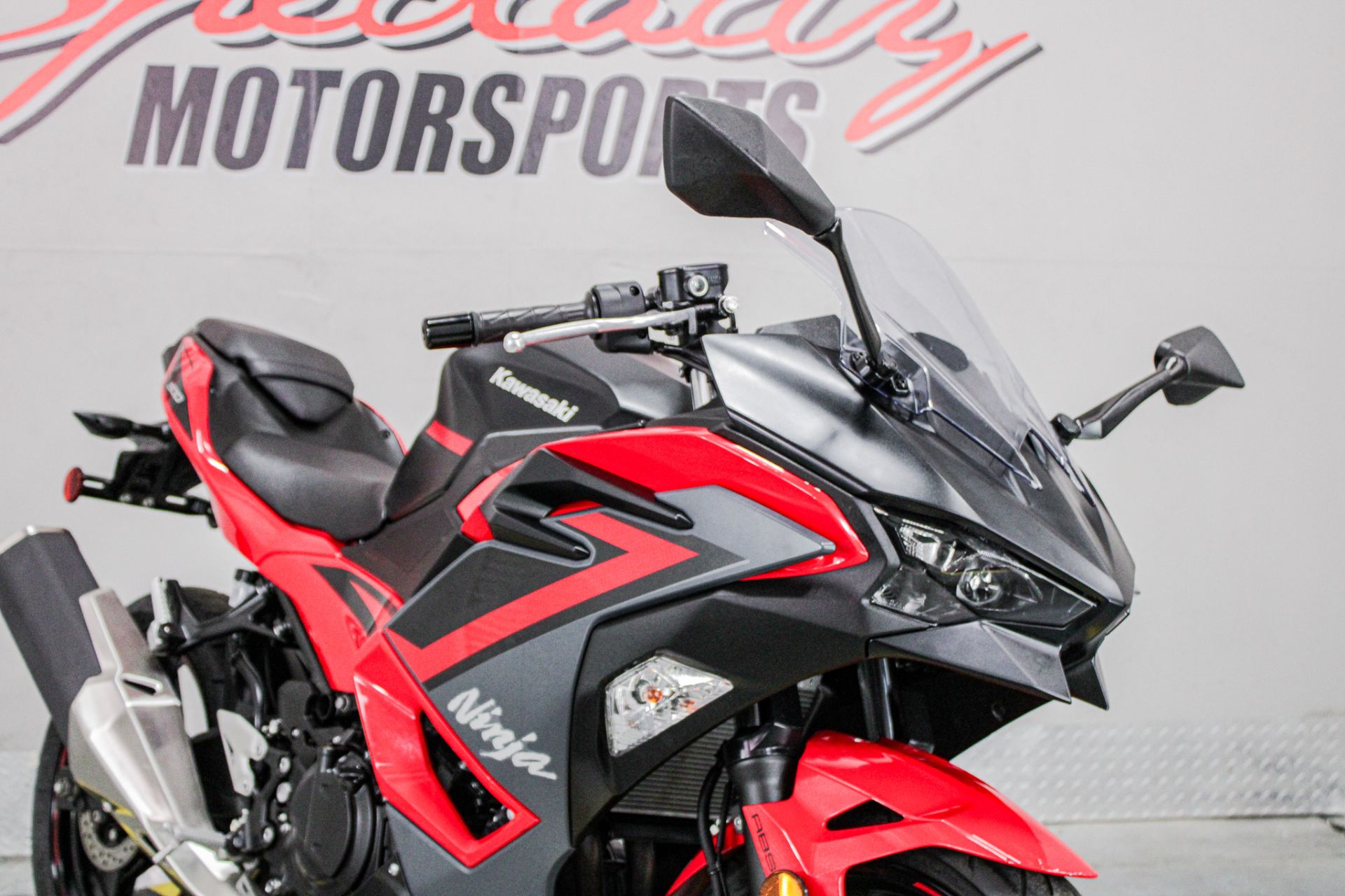 Front Right Zoomed In - Photo 14