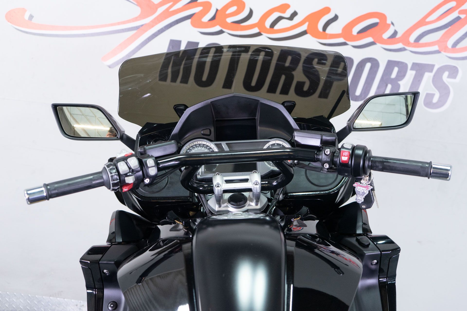 2018 BMW K 1600 B in Sacramento, California - Photo 16