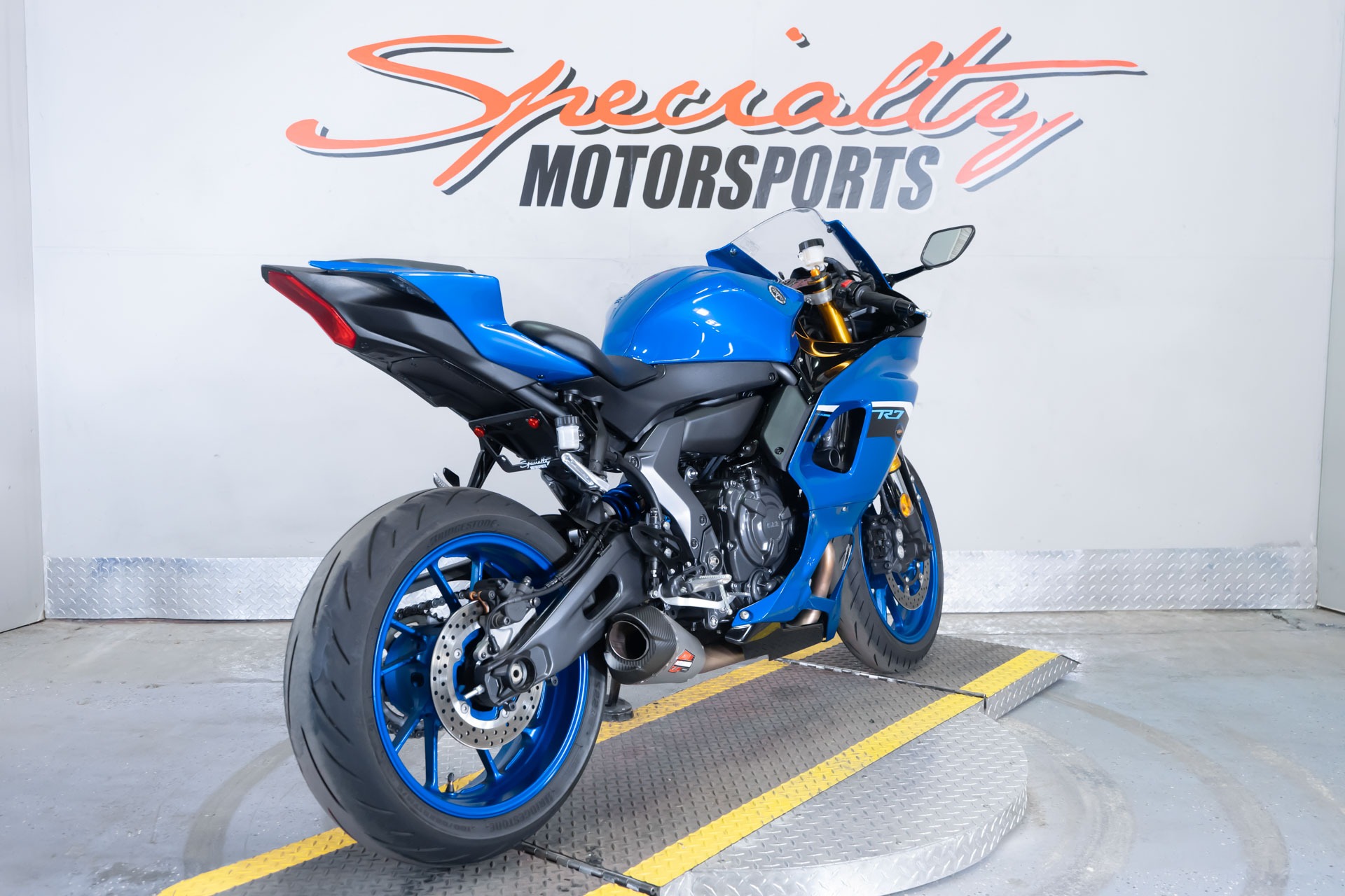 2025 Yamaha YZF-R7 6