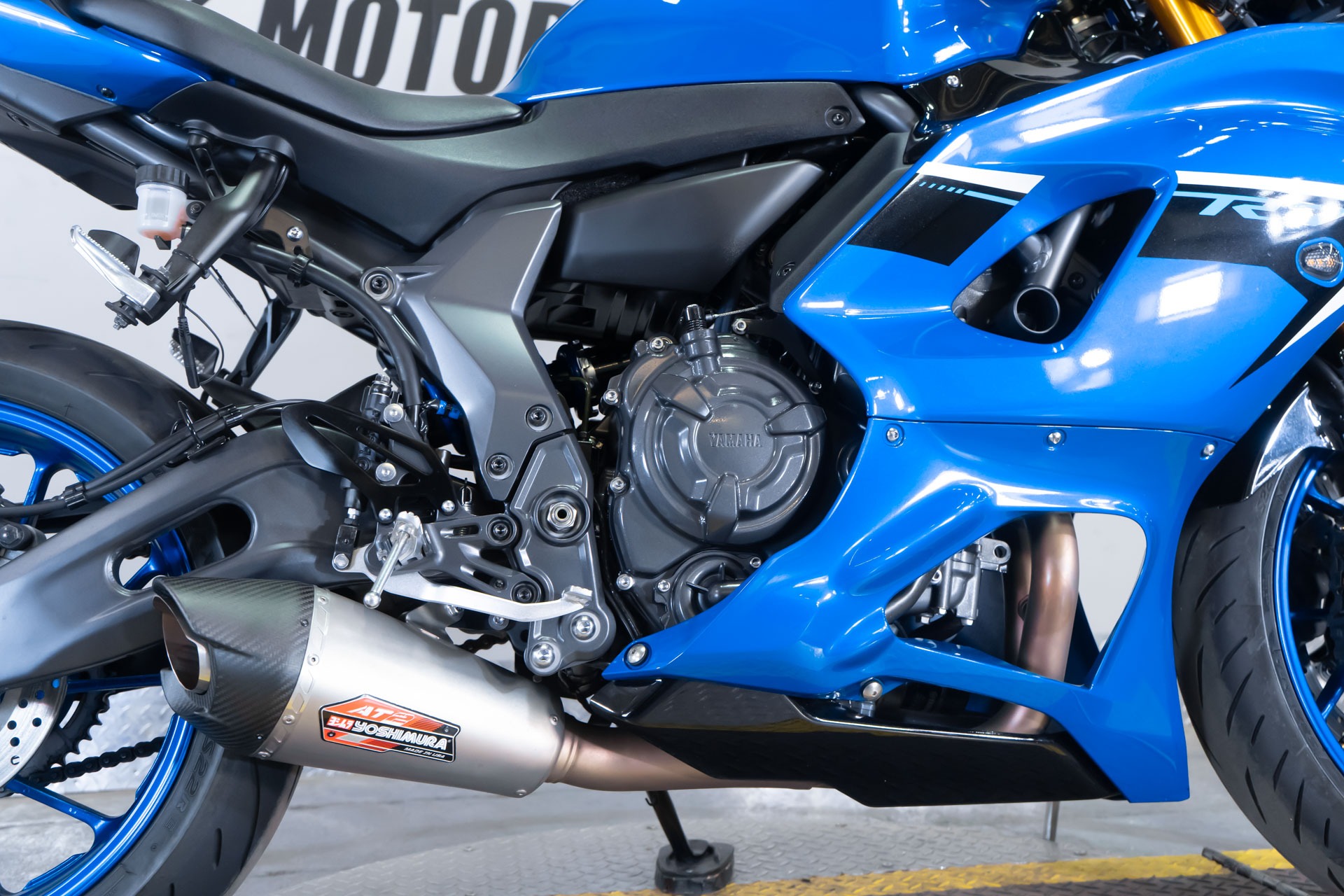 2025 Yamaha YZF-R7 8