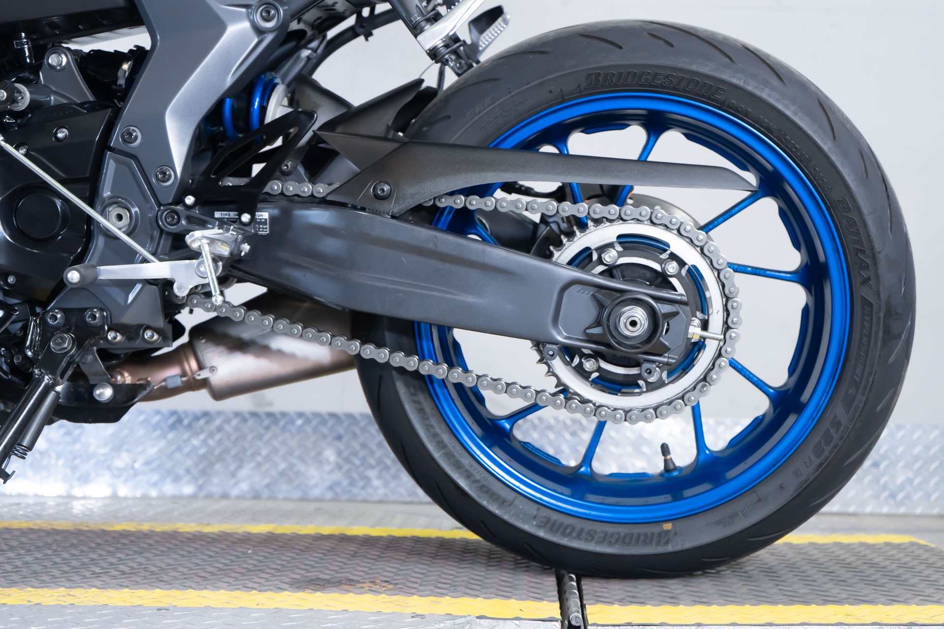 2025 Yamaha YZF-R7 11