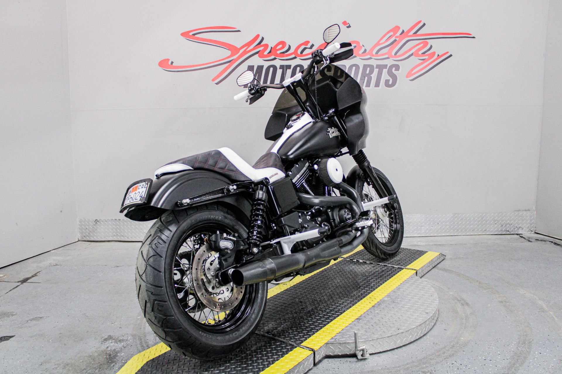 Rear Right Side Angle - Photo 5