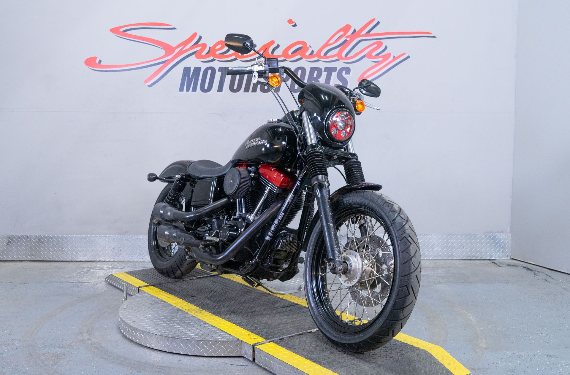 2015 Harley-Davidson Dyna Street Bob in Sacramento, California - Photo 2